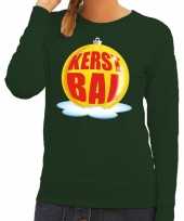 Foute kersttrui kerstbal geel op groene sweater voor dames