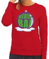 Foute kersttrui kerstbal paars op rode sweater voor dames