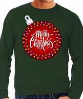 Groene foute kersttrui sweater merry christmas en grote kerstbal voor heren